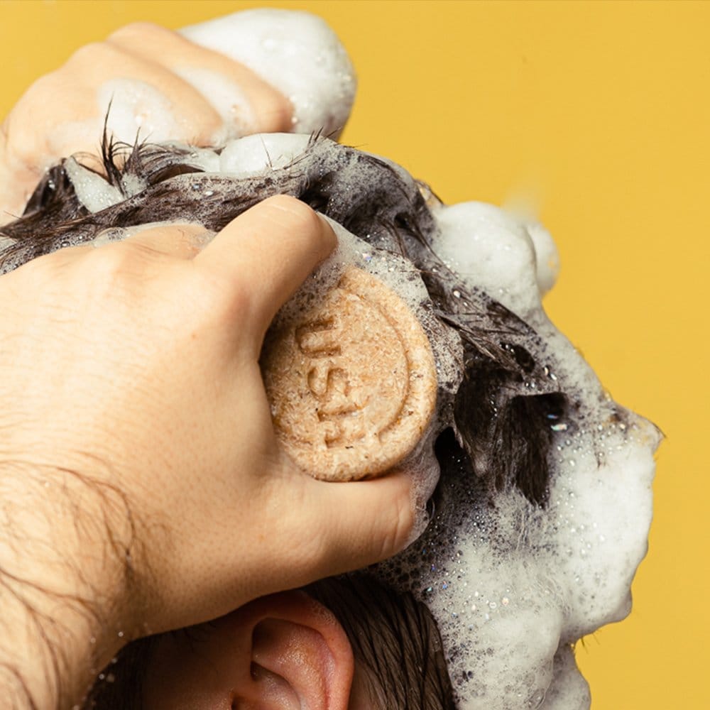 Lush Soak & Float 55g - Șampon Solid