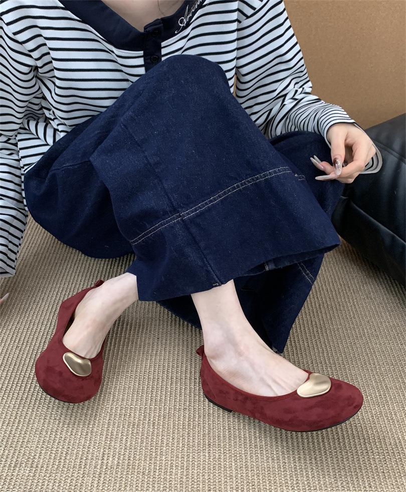 

French niche gentle evening square head flat bottom shallow mouth single shoes women s inner height increase retro suede one pedal grandma shoes 39 червоний