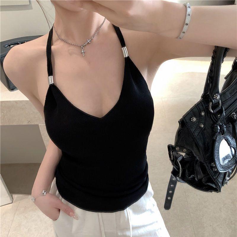 

Pure Cotton V-Neck Halter Top: Women s Trendy Open-Back, Casual Strappy Design for Summer M (Recommended for 80-100 lbs)