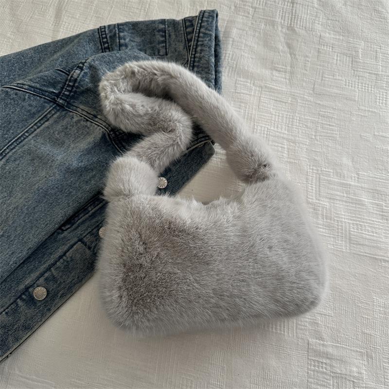 

Повседневная пушистая сумка женская 2025 зимняя трендовая новая мода зарубежный стиль на плечо подмышку сумка плюшевая трендовая сумочка женская серый