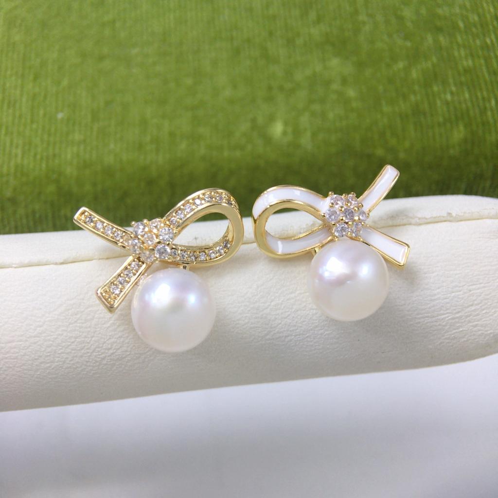 Natural Freshwater Pearl Earrings with a Light Luxury and High-end Feel, Asymmetrical Design Butterfly Knot Pearl Earrings