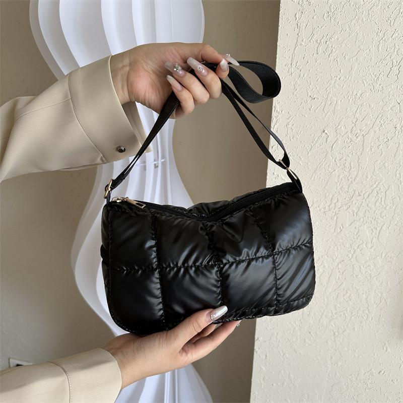 Fashionable Quilted Stitch Large Capacity Cotton Shoulder Bag For Women