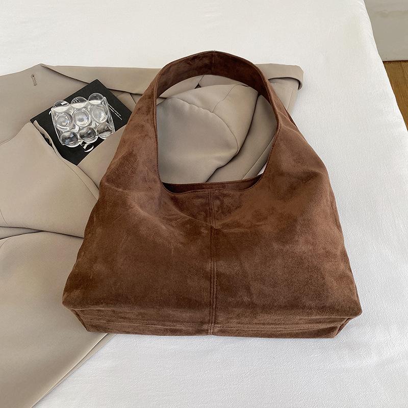 Large capacity commuter bag women's autumn new fashion retro shoulder bag casual underarm matte tote bag