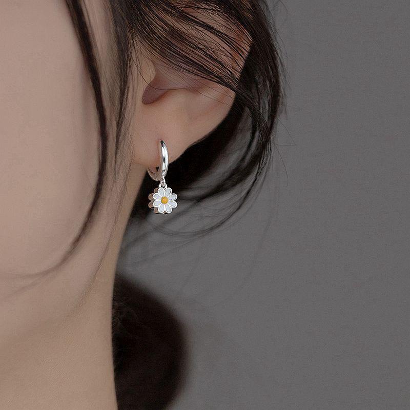 2023 Nischendesign Gänseblümchen-Ohrringe: Damen Sterling Silber Sommerschmuck