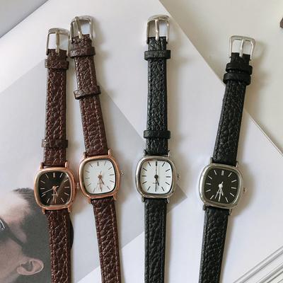 Vintage quadratisches Zifferblatt, Zeigeranzeige, präzise einstellbare Zeitanzeige, Kunstlederarmband, Damen-Quarz-Armbanduhr, Freizeituhr, Alltagskleidung