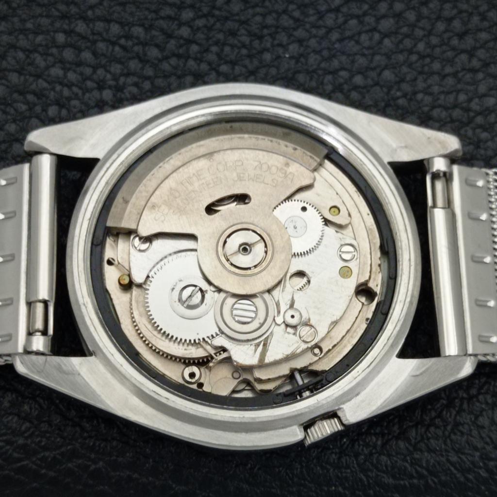 AUTOMATIC VINTAGE SEIKO JAPAN 7009A MENS FERRARI DIAL WATCH a700542-5