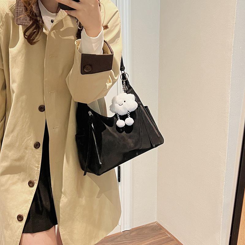 2024 Retro Large-Capacity Women's Contrast Color Shoulder Bag - Autumn/Winter Commuter Pillow Messenger