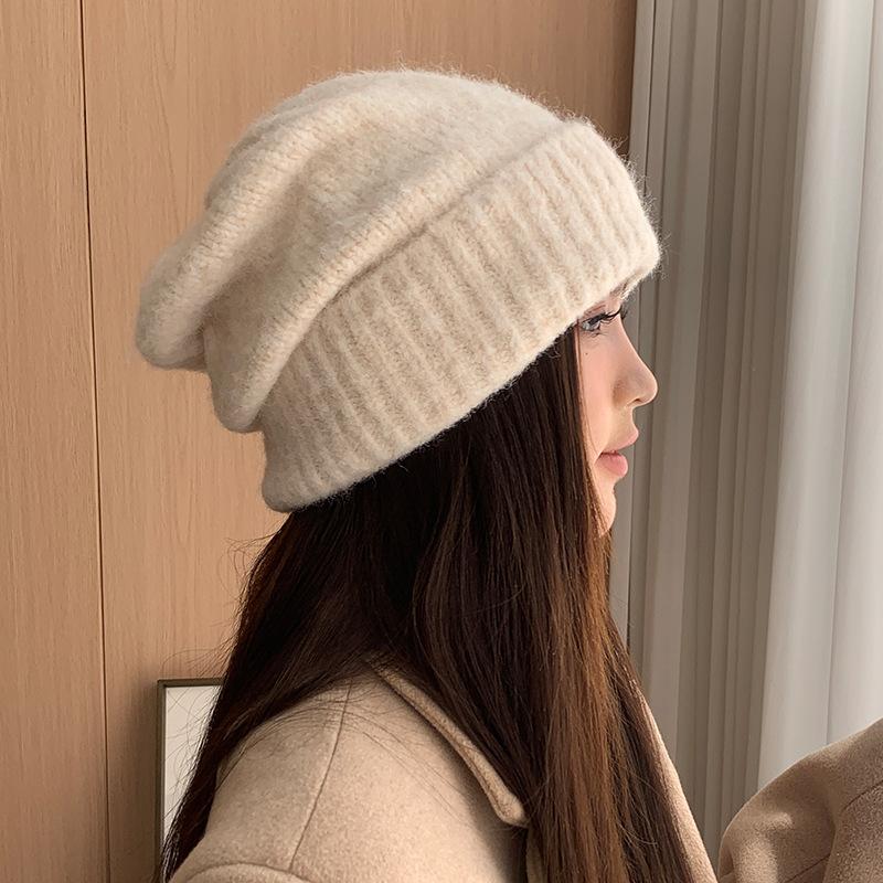 The Large Head Girdle Warm Ear Protecting Knitted Cap Is Fashionable and Versatile Making Your Face Look Good. The Small Woolen Cap Keeps You Warm