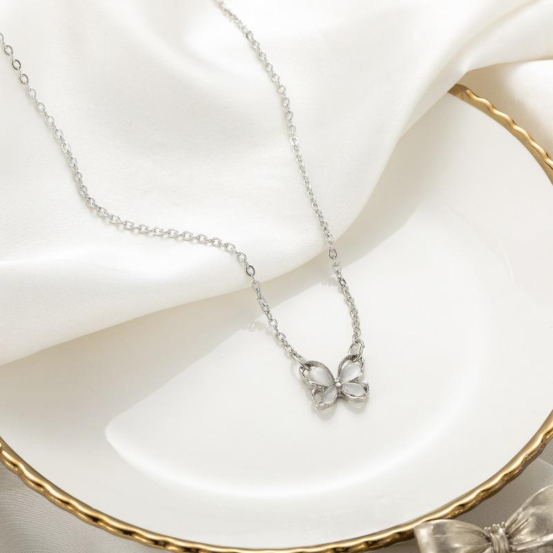 Temperament Versatile Simple Neck Chain Women's Design Sense Fashion Pendant Clavicle Chain