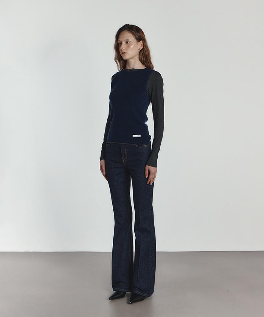Isibchilwai Soft Touch Knit Vest (Navy)