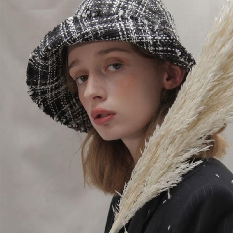 Poesiedame Tweed Bucket Hat_black and White