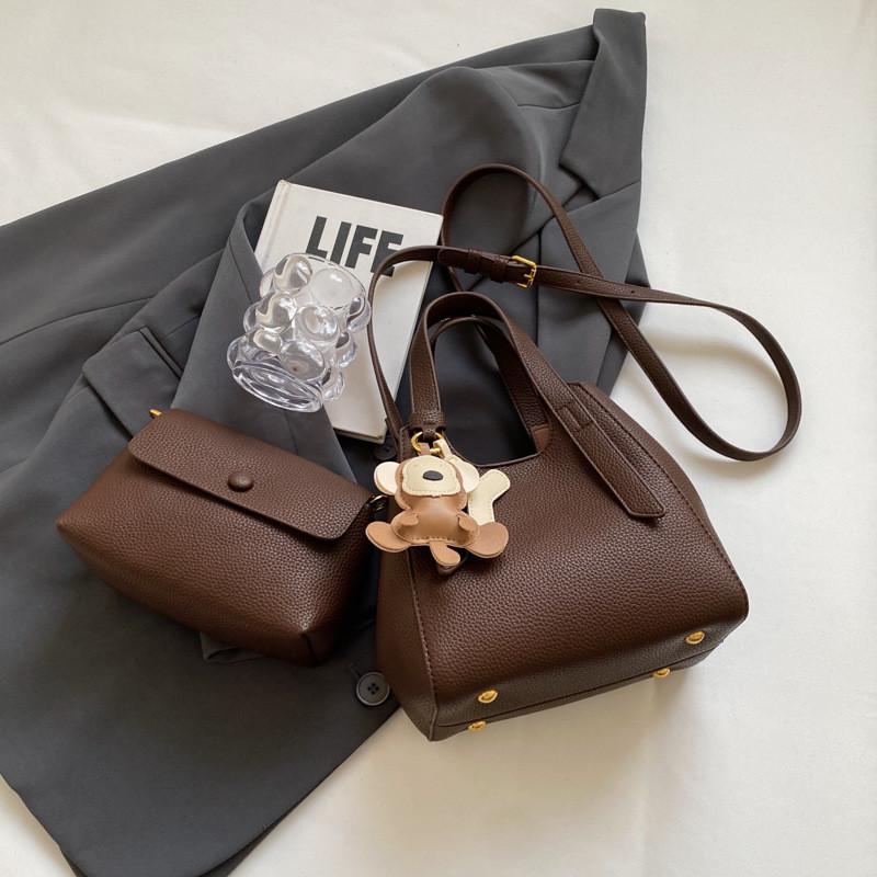 Stylish Handbag Women s 2023 New Autumn Winter Vintage Minimalist Bucket Bag коричневый