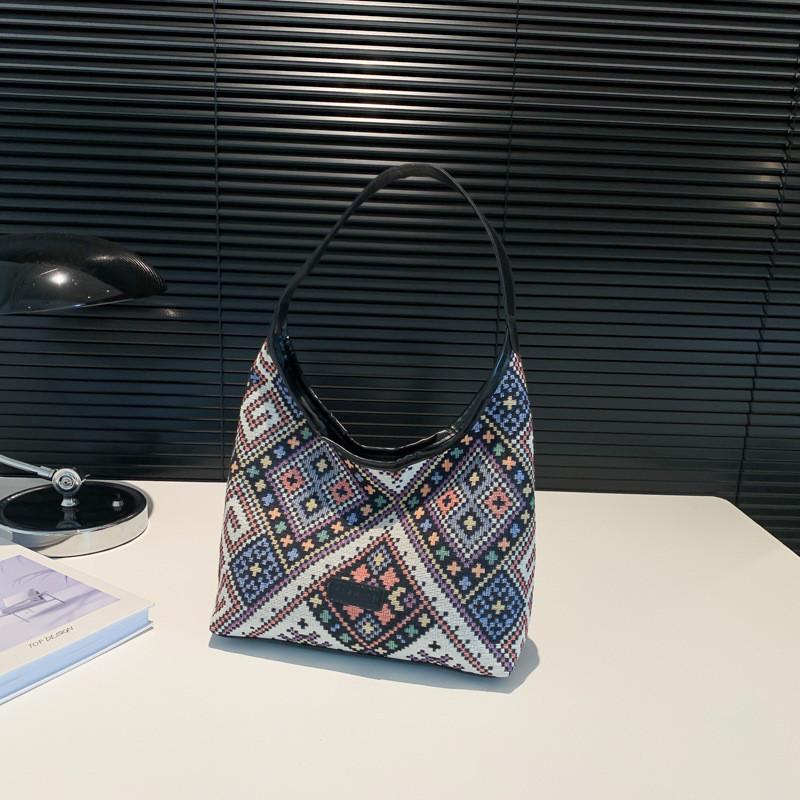 

Fashionable Summer Tote Bag Crafted From Durable Pu With Stylish Contrast Stitching For Daily Use Model 1 Black