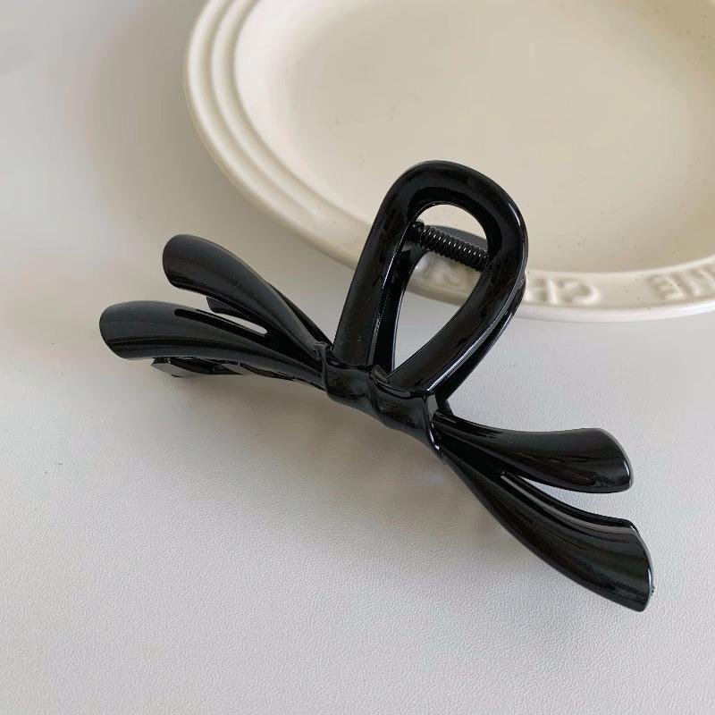 Großer französischer Retro-Klammer-Haarclip für elegante Damenfrisuren.