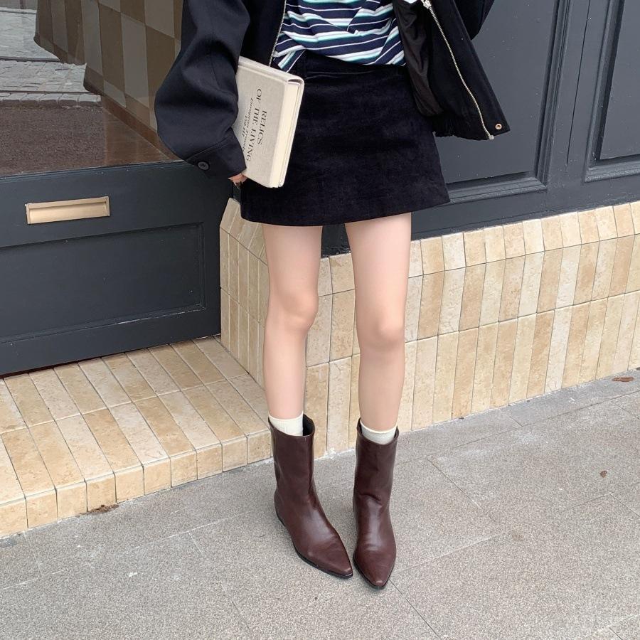 Pointed thin flat-heeled knight boots women's autumn and winter new French simple and versatile medium tube short boots