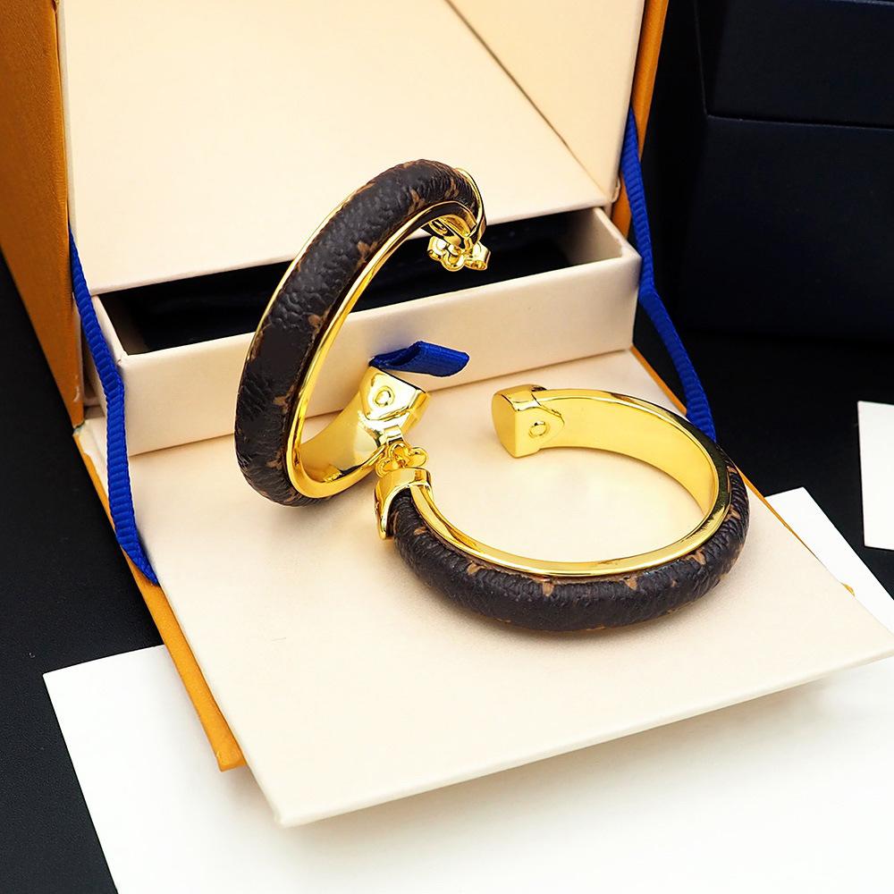 V letter large C-shaped presbyopia earrings, women's C-ring gold presbyopia earrings