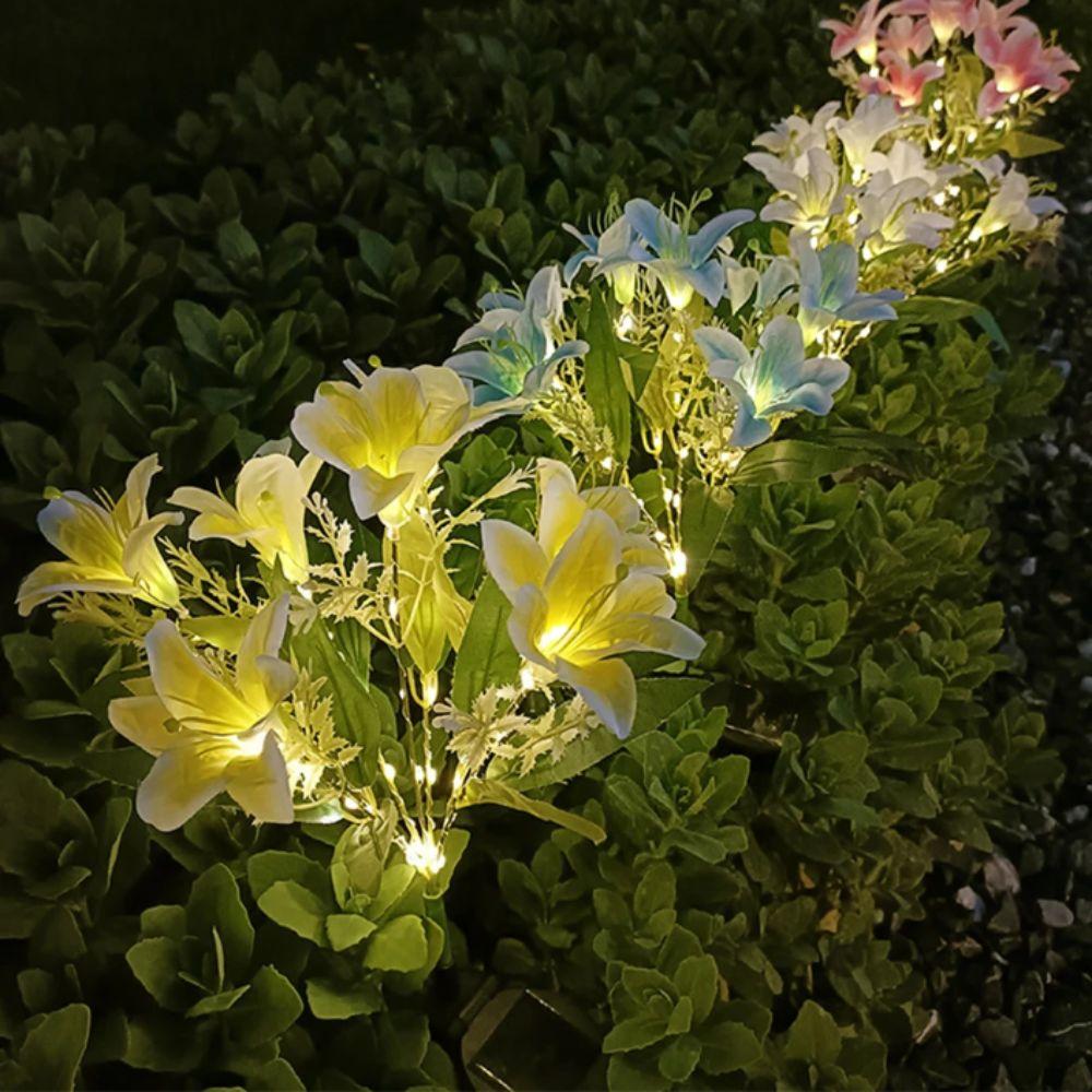 Solarbetriebene LED Outdoor Blumen Dekoration 7 Köpfe Simulationsblumenlampe Camping Dekor