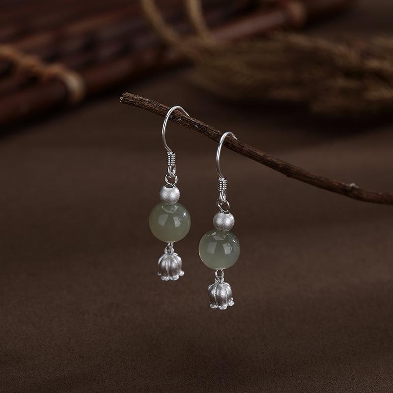 

Hetian Jade Цветок ландыша Ушной крючок Легкий Роскошный Ретро Стиль Модный Индивидуальный Высококачественный Ушной крючок