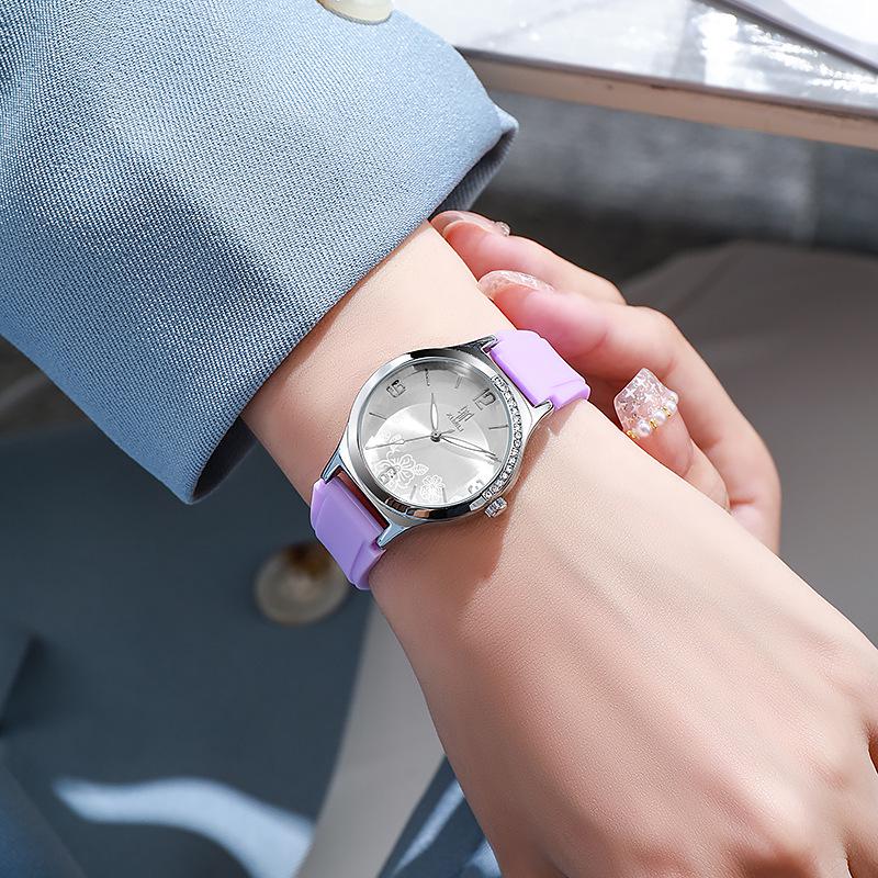 New Women's Silicone Strap Quartz Digital Thin Fashion Watch