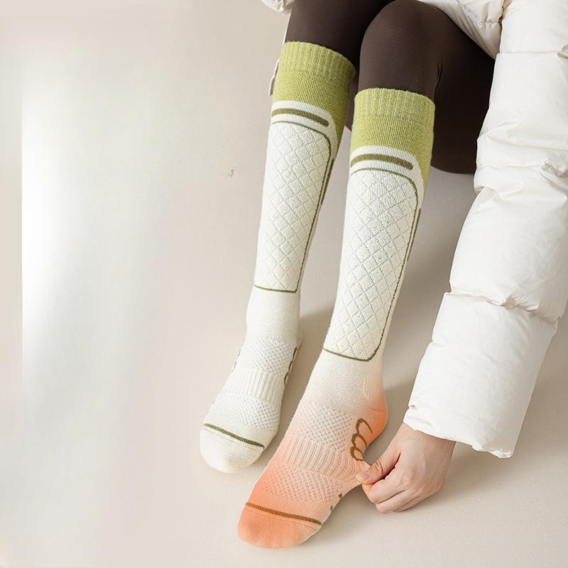 Skiing Calf Socks for Women, Thick and Warm In Winter with Towel Soles, Outdoor Hiking and Mountain Climbing Sports Stockings