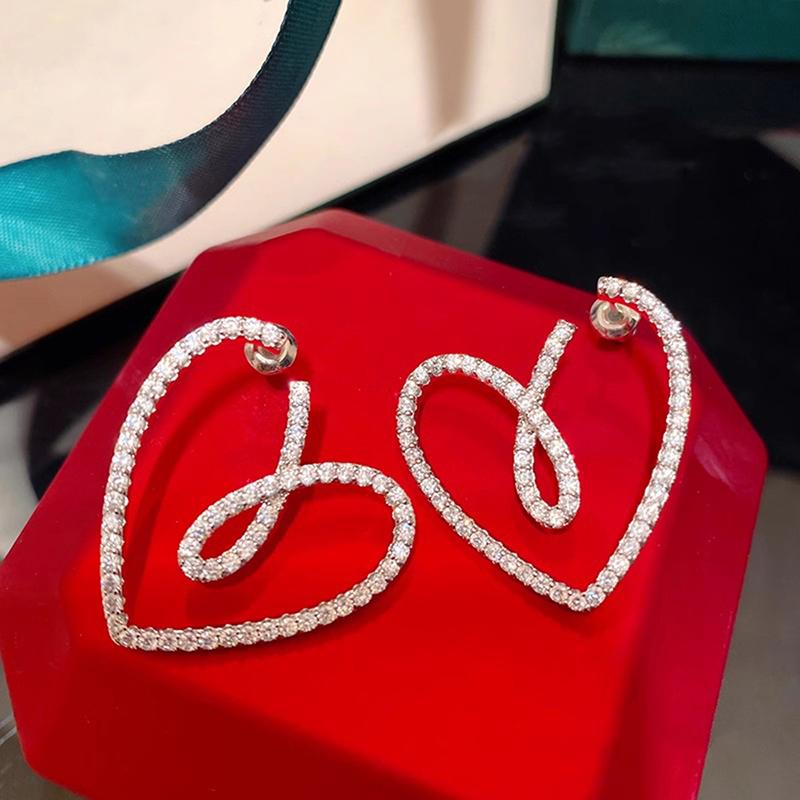 Huitan Chic Big Heart Stud Earrings for Women Luxury Inlay Dazzling Cubic Zirconia Statement Love Earrings Modern Female