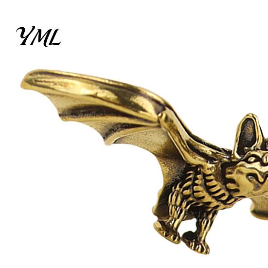 Durable Metal Animal Decor Brass Bat Figurines, Vintage Copper Flying Statue, Collectible Mini Miniature Sculpture Ornament, Desk Feng Shui for Office
