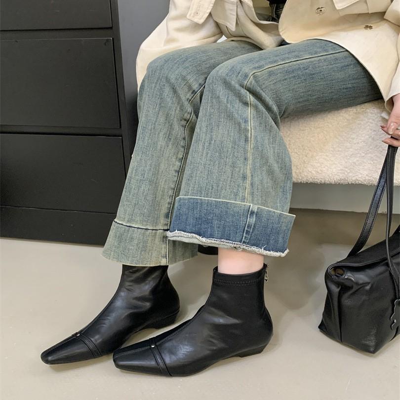 2025 Korean version of the new white short boots, retro versatile and simple inner height-increasing slope heel short tube temperament small square h