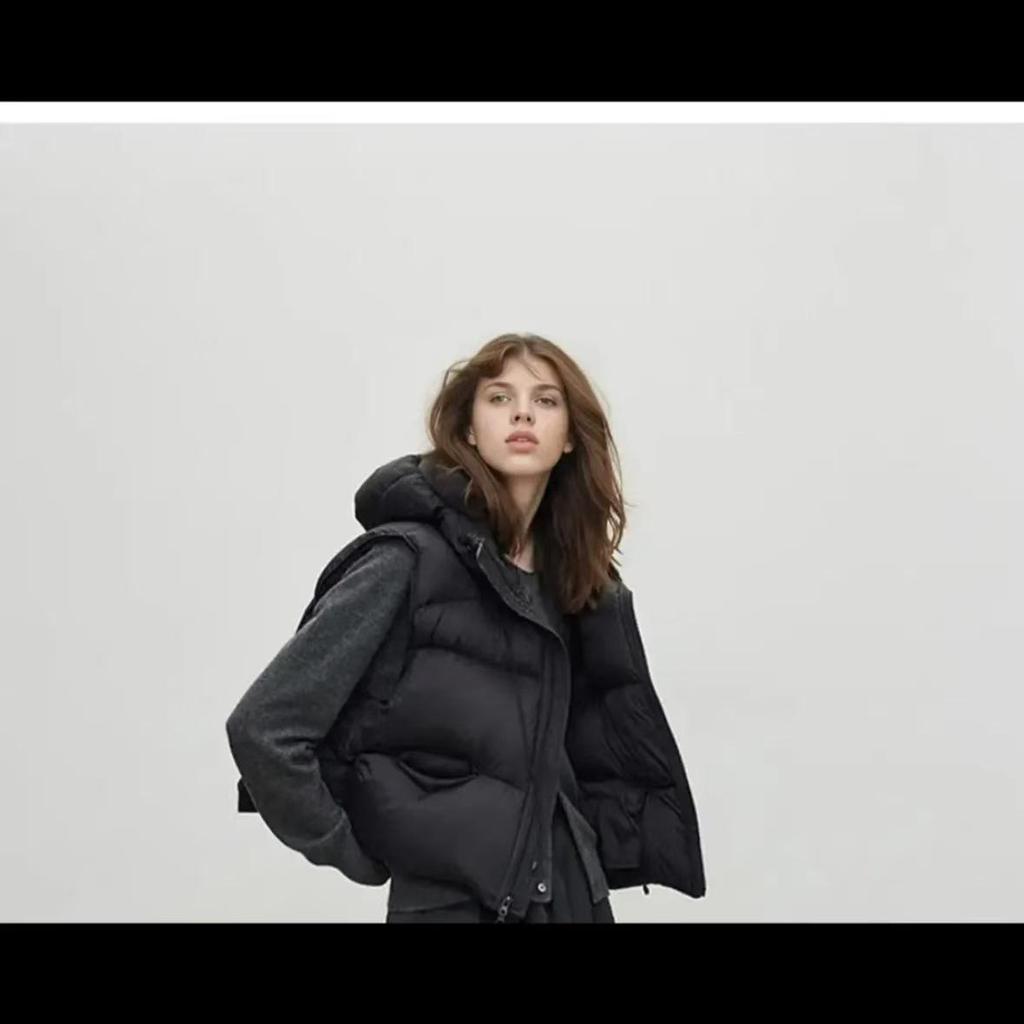 Winter 2025 Women's High-Quality Goose Down Hooded Puffer Vest - Fashionable and Thickened for Warmth