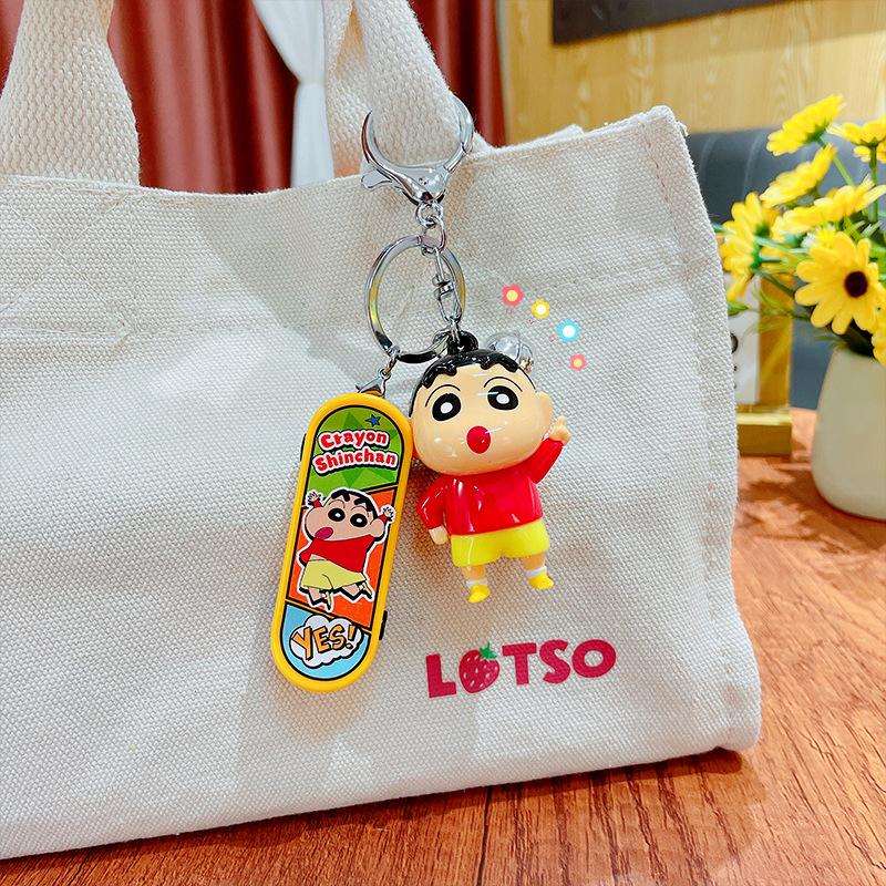 Kawaii Crayon Shin-Chan Skateboard Serie Nøkkelring Anheng Tegneserie Søt Bilnøkkel Anti-Tap Anheng Veskeanheng Bursdagsgave