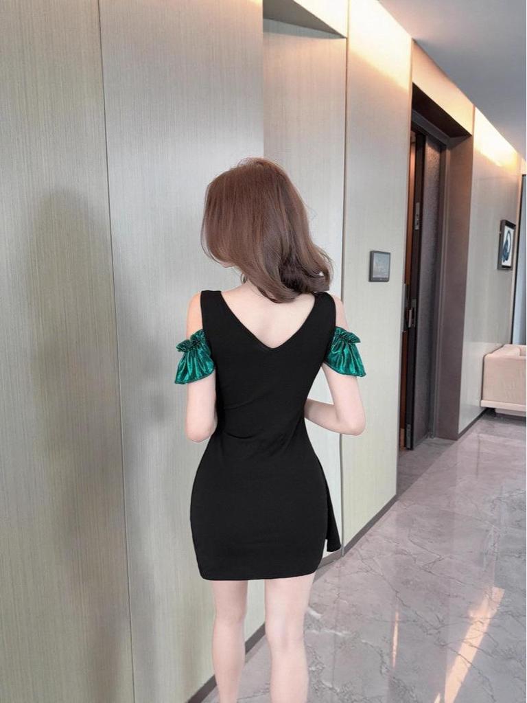 Women's Low-Cut Deep V-Neck Nightclub Slimming Evening Dress
