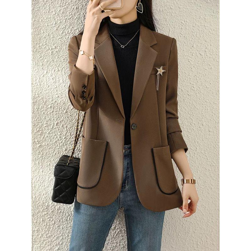 

Кофейного цвета и с длинными рукавами повседневный маленький костюм с передовым чувством дизайна Coffee 3XL