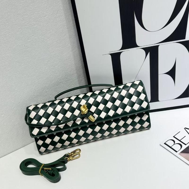 Women's bag New metal lock woven bag Crossbody bag Baguette bag Hand bag Versatile shoulder bag