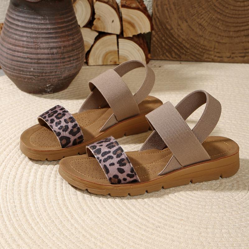 Large size lightweight and comfortable soft-soled sports sandals women's casual wear-resistant and non-slip flat sandals