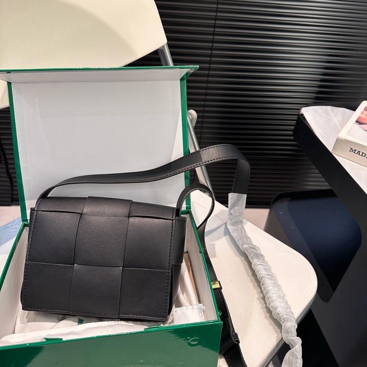 

BV трикотажная сумка Baotou Layer Mini Small Square Bag, модная сумка через плечо из коровьей кожи с одним плечом, модная сумка через плечо для женщин