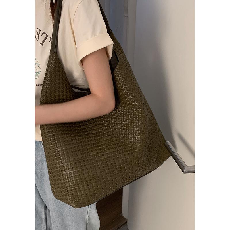 Retro Large-capacity Underarm Commuter Bag Women's 2025 New Simple Tote Bag Fashionable Shoulder Bag One Piece Hair