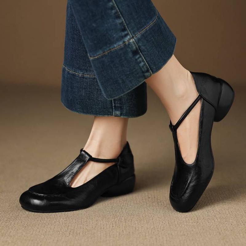 New comfortable round head beef tendon soft sole large size women's shoes solid color low-top casual small leather shoes four seasons wear fashion 