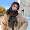 Scarf women's winter, autumn and winter new models, new atmosphere, warm and versatile, high-end plaid scarf