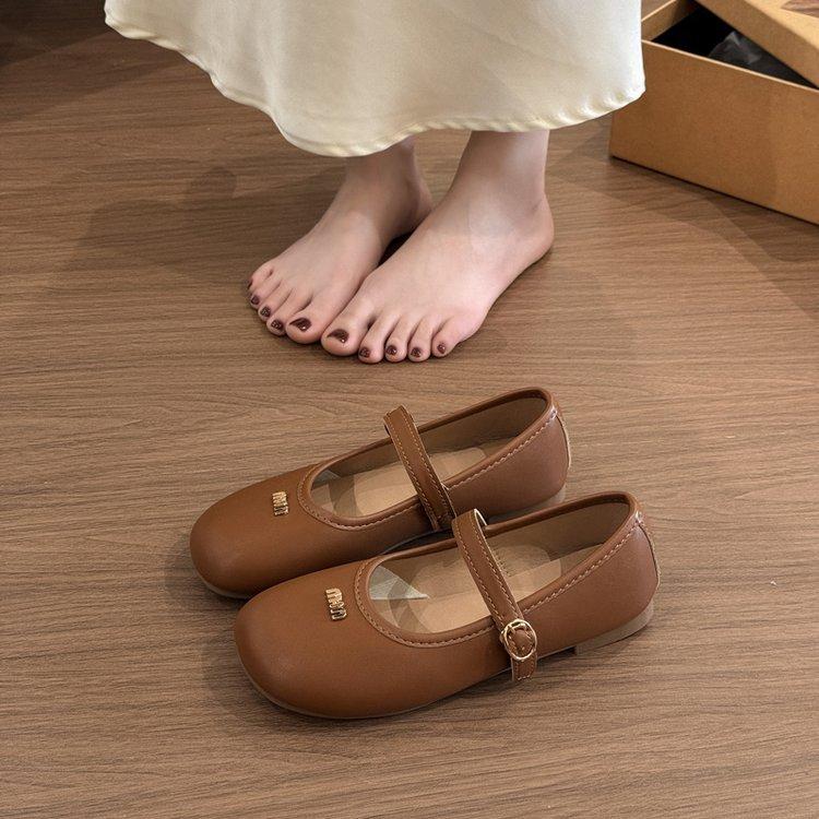 

Retro round head flat bottom Mary Jane single shoes women s 2025 summer new late evening wind soft sole shallow mouth Doudou grandma shoes 39