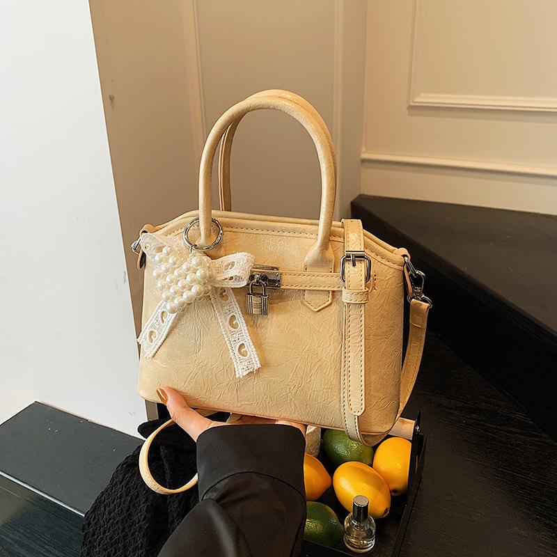 Summer Popular Small Bag Women 2025 New Fashion Versatile Messenger Bag Portable Shell Small Bag