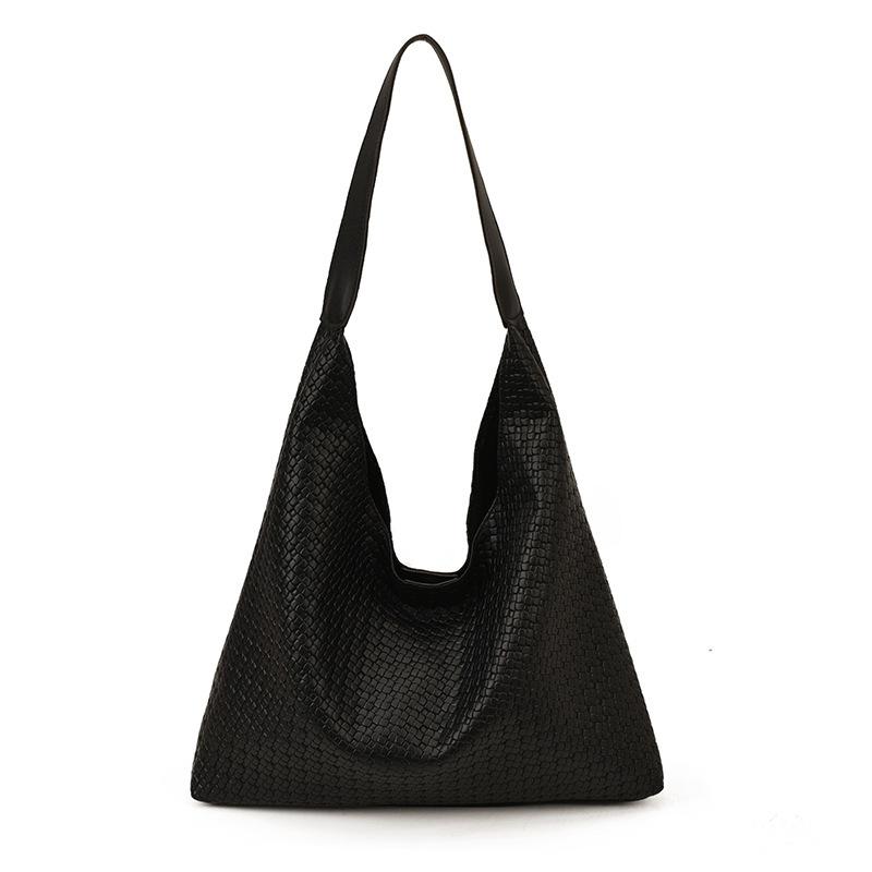 2025 autumn and winter women's bags large-capacity solid-color shoulder bags popular versatile woven underarm bucket bags