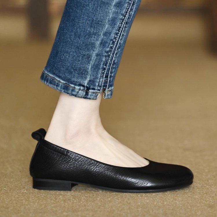 French style soft leather round head flat-soled single shoes women's 2025 new comfortable soft-soled one-pedal low-heeled shallow-mouth mother shoes
