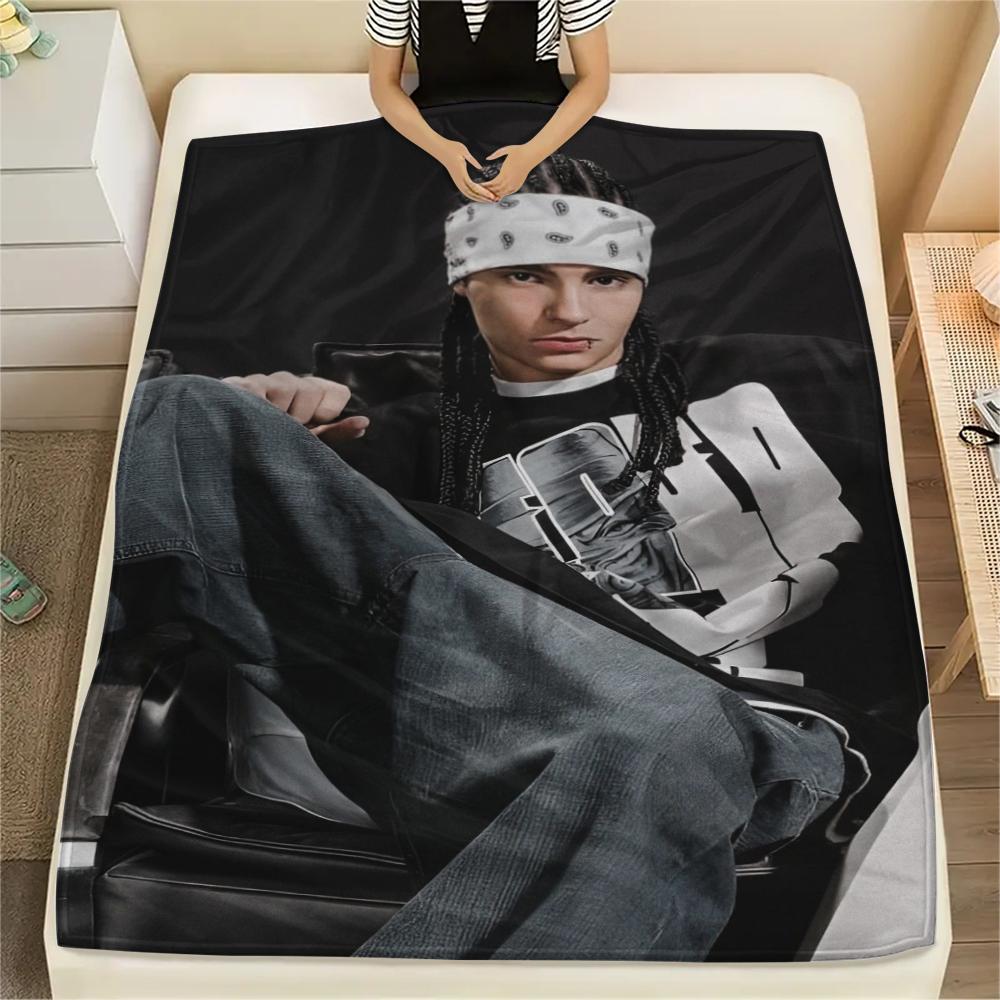 1PC Tom Kaulitz Print Flannel Blanket, High quality Comfortable for All Seasons, Home Decor, Warmth and Comfort, Perfect for Christmas Gifts