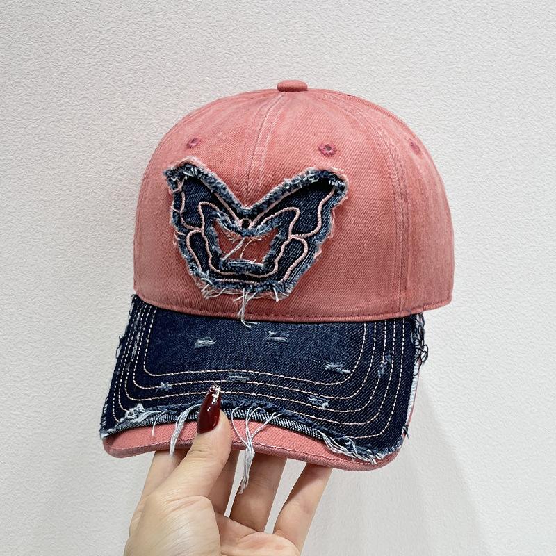 Pălărie de baseball, de epocă, blocată de culoare, spălată, învechită, din denim învechit.