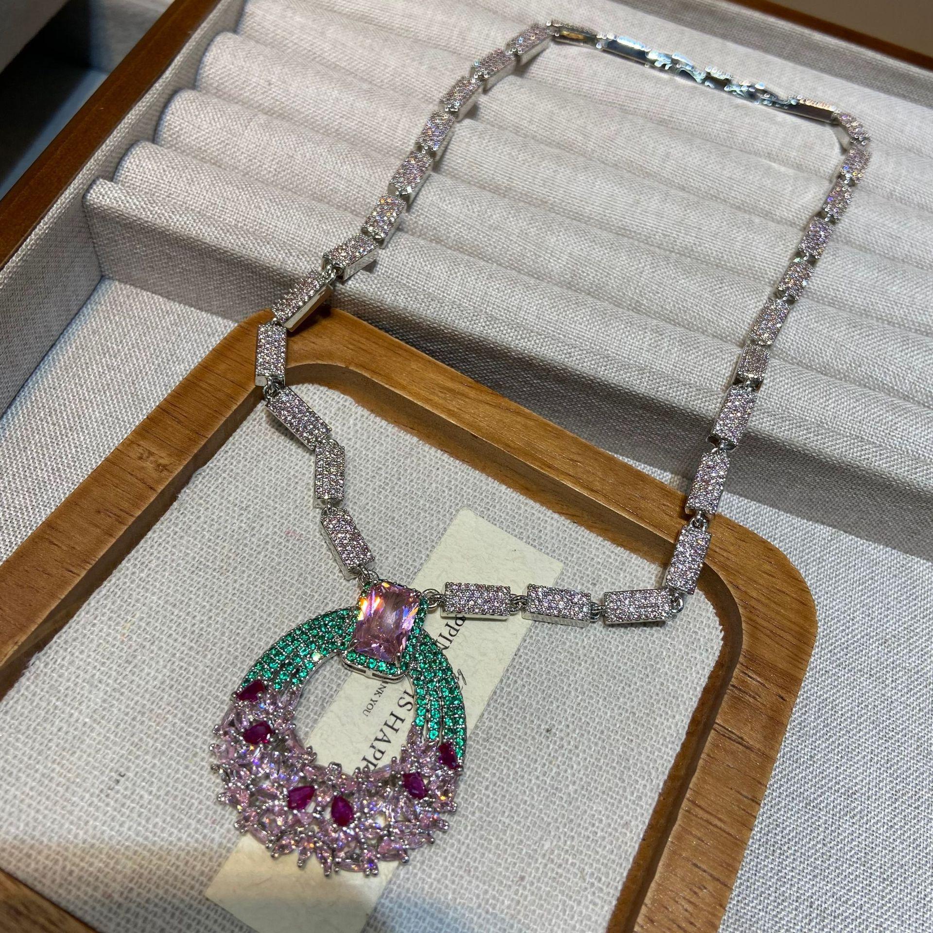

Saudi Arabia S Rich Style Middle East Bridal Jewelry Set Necklace Earrings Diamond-Encrusted Zircon Dress Light Luxury Heavy Industry Model