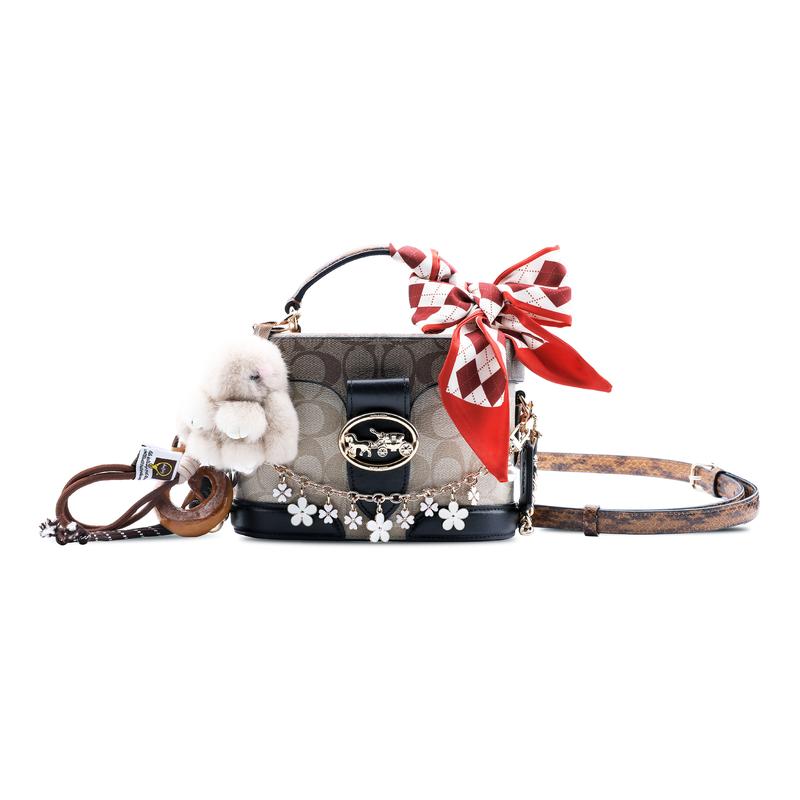 

COACH handbag [Customized bag] Georgie 20 Classic Presbyopia Butterfly Love Whispering Rhyme Flower Shadow Retro Versatile Butterfly love whispers коричневий