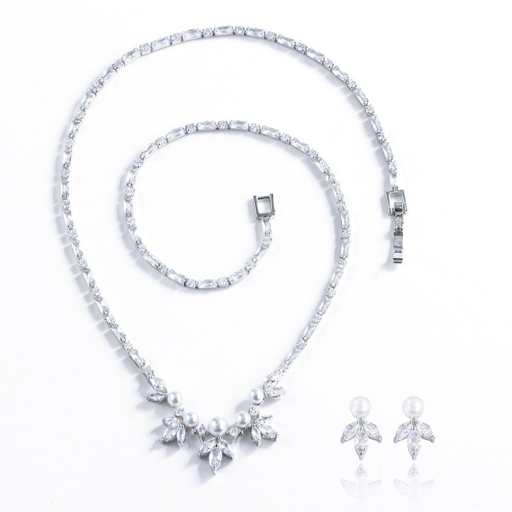 Light Luxury Cold Wind Slightly Inlaid Zircon Exquisite Pearl Collarbone Chain Necklace Neck Chain