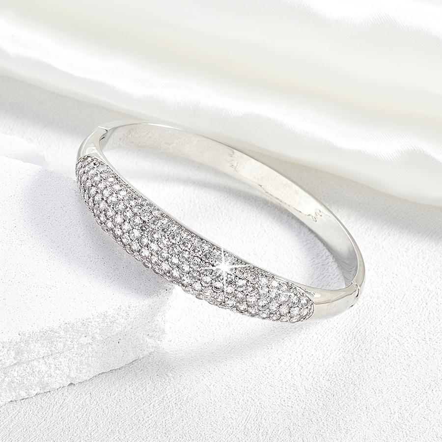 Elegant Rhinestone Bracelet for Women Luxurious Fashion Accessory Perfect Daily Gift