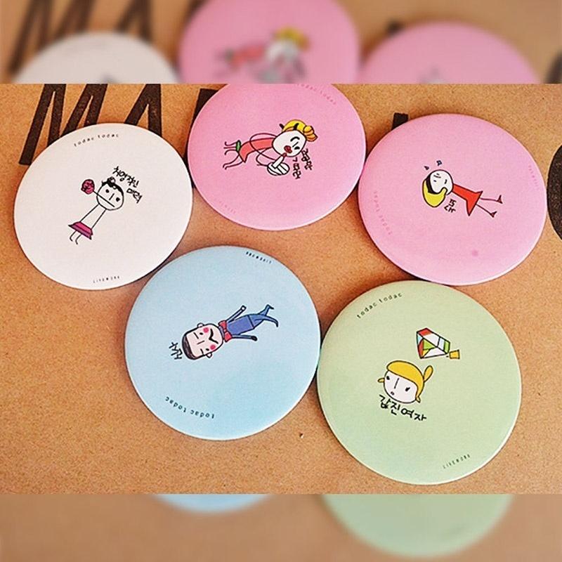 2PCS Makeup Mirror Hand Pocket Travel Mini Cosmetic Mirror  Random