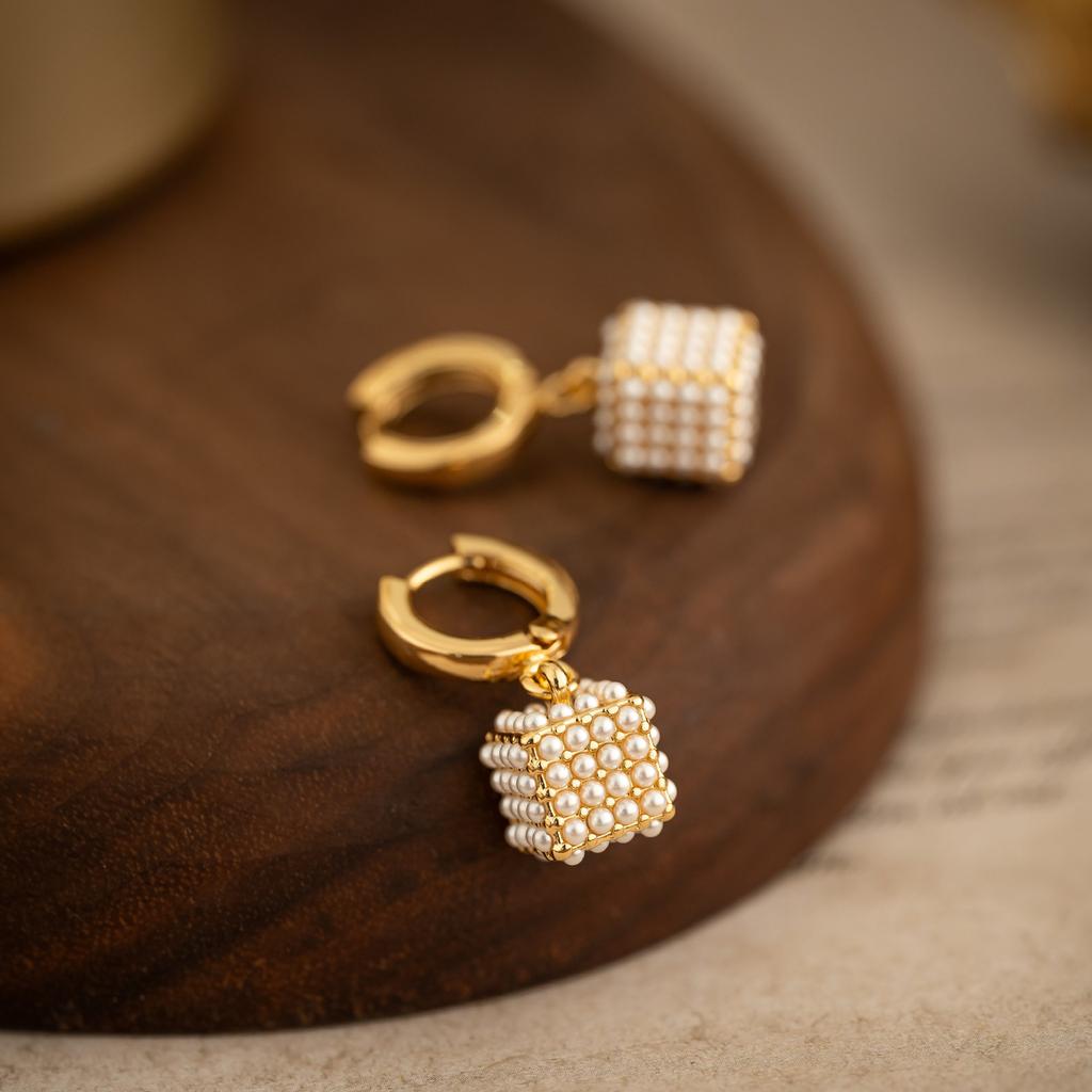 Micro Set Pearl Cube Drop Earrings Elegant High End Luxury Ear Cuffs Studs Unique Niche Earrings