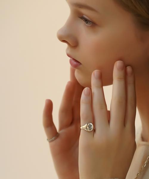 Bonbeau Kitsch Smile Face Point Bold Signet Ring (Type A)